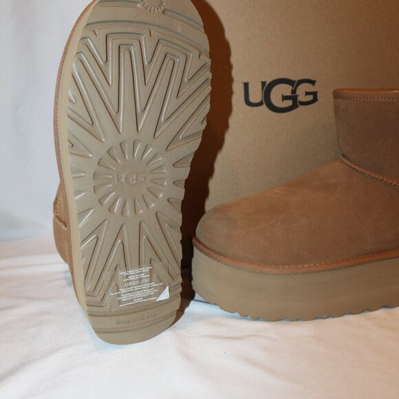 NIB UGG WOMEN'S MINI CHESTNUT PLATFORM SUEDE SHEARLING LINED ANKLE‎ BOOTS - Picture 8 of 8